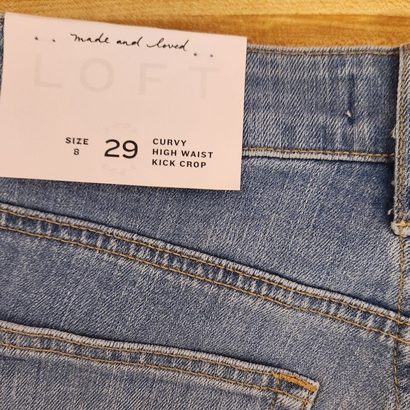 LOFT Women’s Curvy High Waist Kick Crop Jeans, Staple Mid Indigo Wash, size 29/8 - Picture 11 of 15